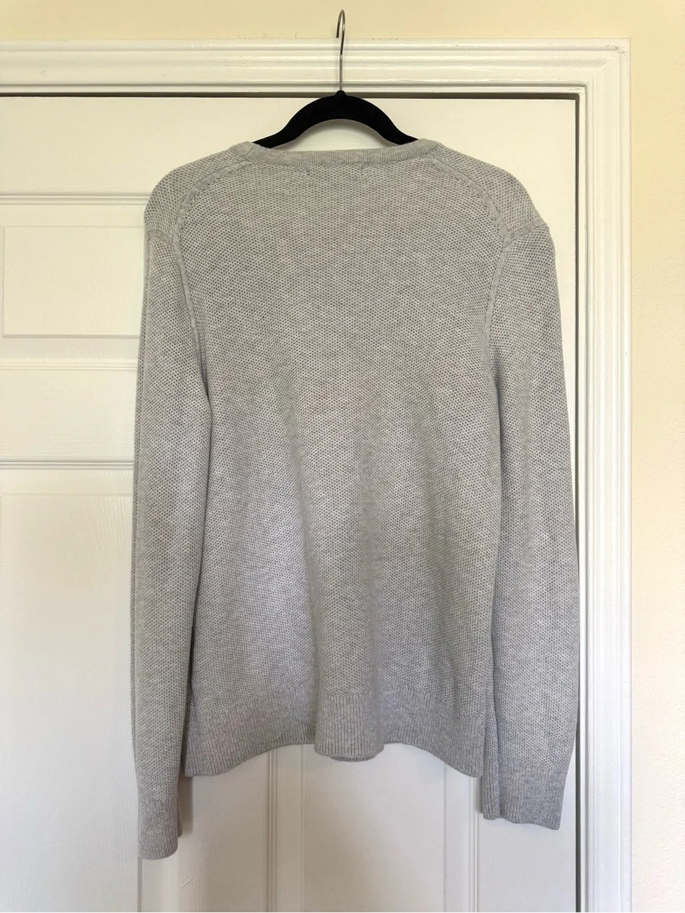 Banana Republic Heathered Light Gray Crewneck Sweater
